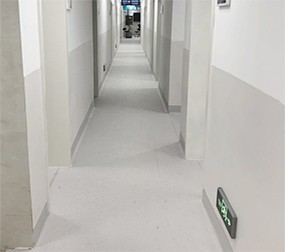 廣西醫科大學一附院一站是選購藍品盾抗菌樹脂板扶手設備帶產品