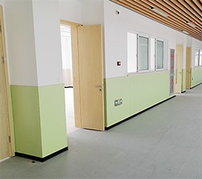 藍(lán)品盾樹脂板裝飾校園環(huán)境潔凈如洗、溫馨｜浙江省慈溪市文谷外國語小學(xué)