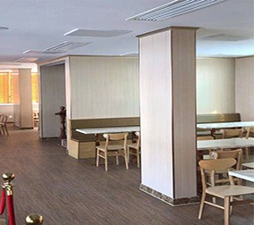 【梅州】廣東人民醫院職工食堂改造的樹脂板安裝效果圖