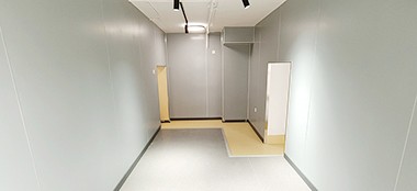 對比傳統裝飾材料，醫用阻燃預涂板優勢凸顯